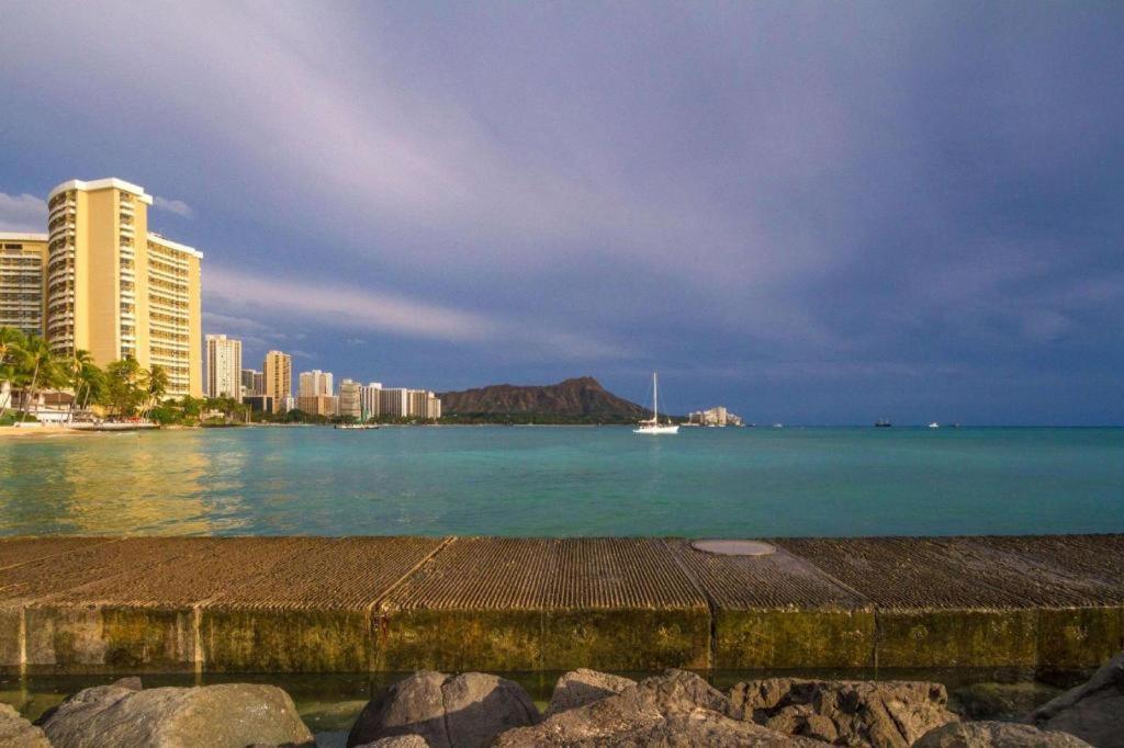 Equus Hotell Honolulu Exteriör bild