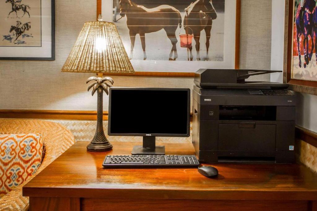 Equus Hotell Honolulu Exteriör bild
