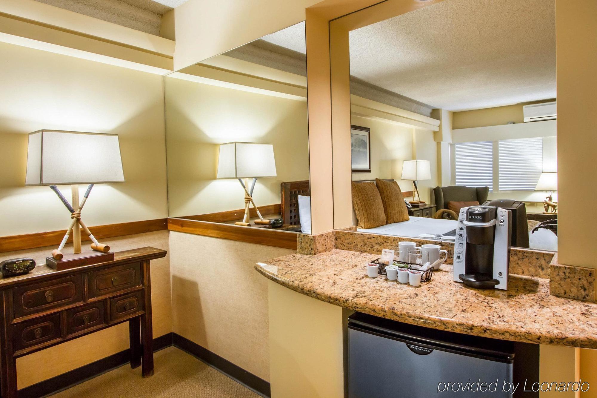 Equus Hotell Honolulu Exteriör bild