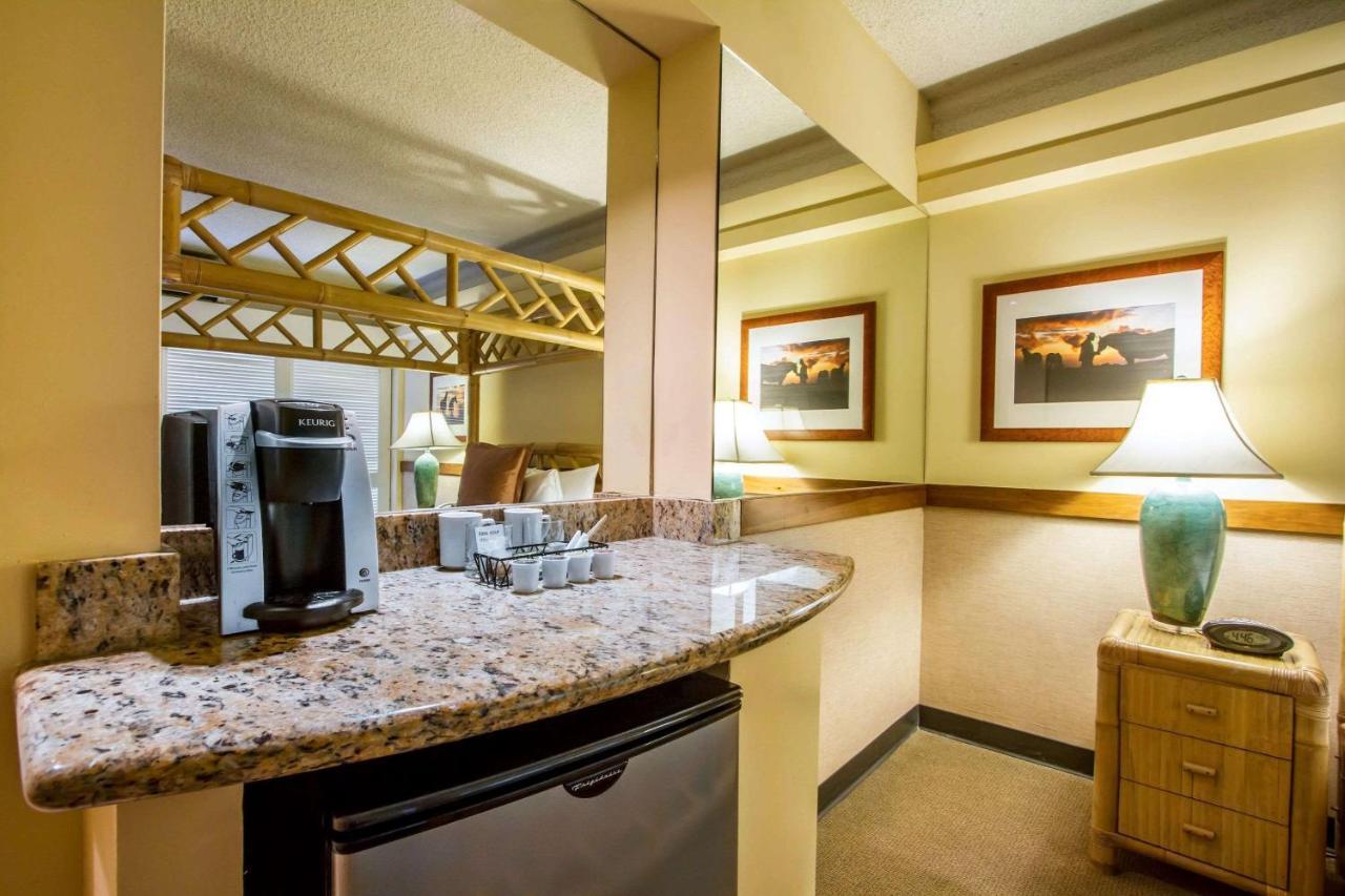 Equus Hotell Honolulu Exteriör bild